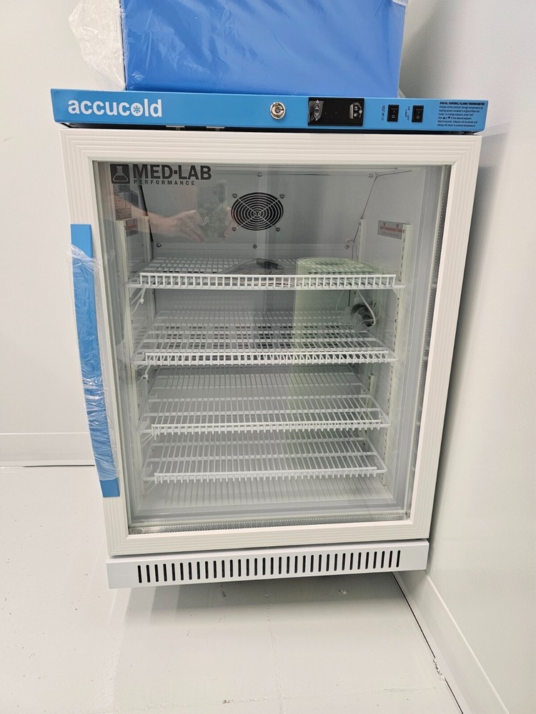 Med-Lab Refrigerator 6CF w/Glassdoor