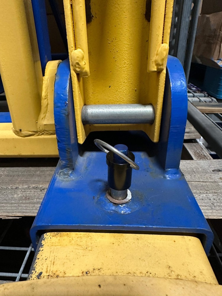 Vestil FMDL-2 Double Eagle Beak Fork-Mounted Drum Lifter Attachment (Used)