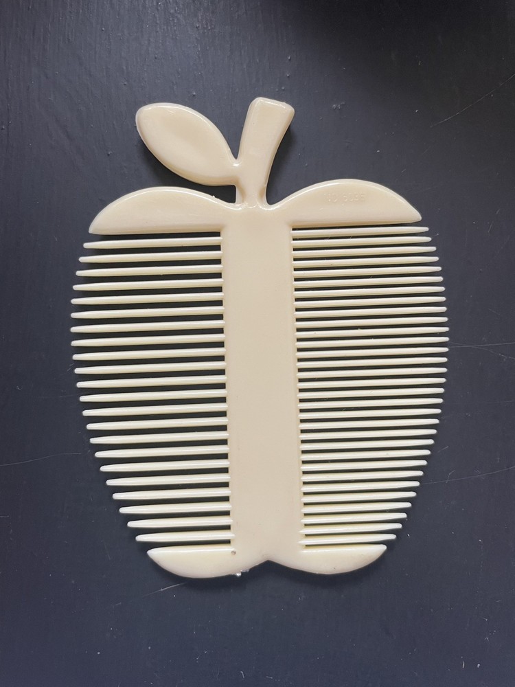 Retro 1980’s Style Plastic cream Comb