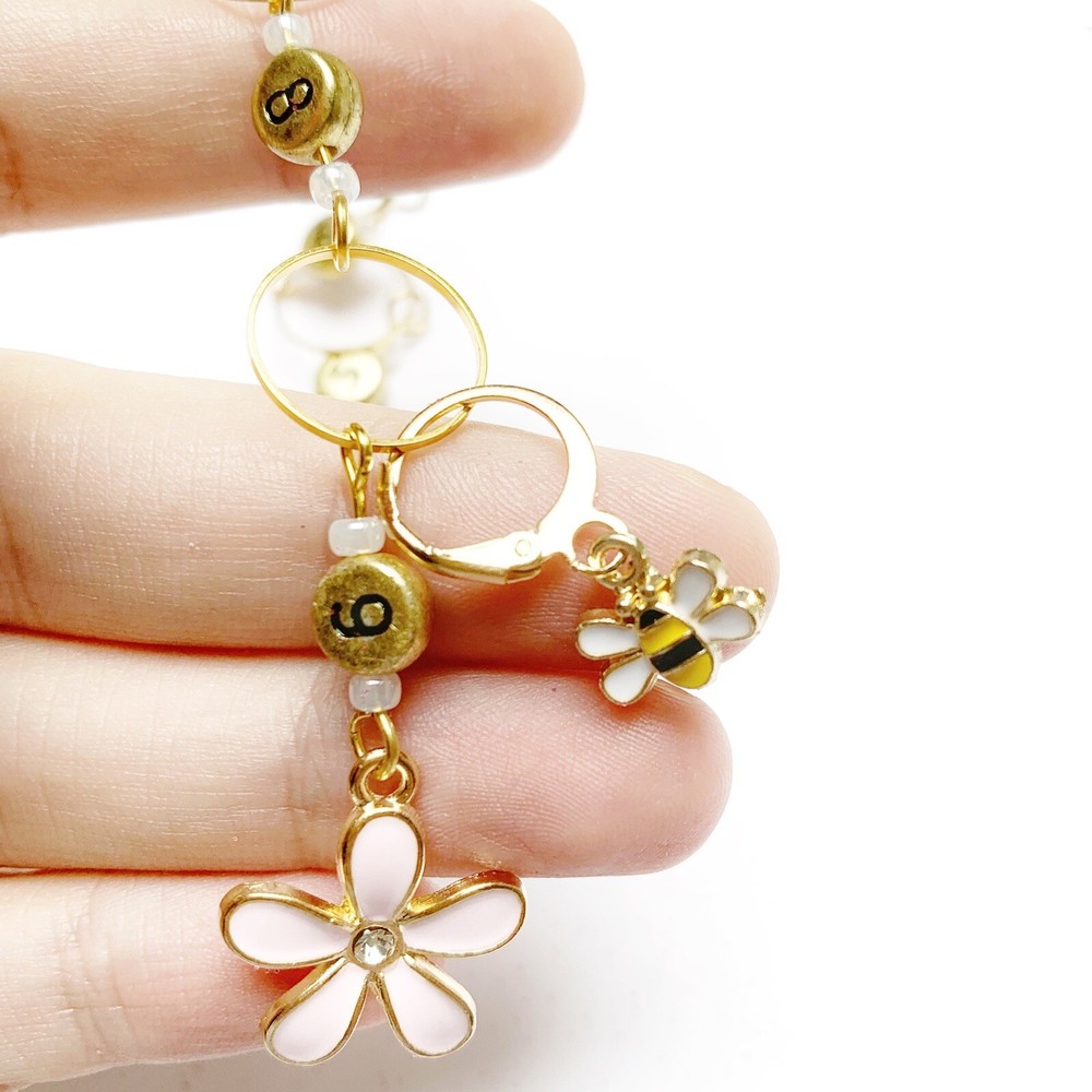 Flower chain row counter for knitting