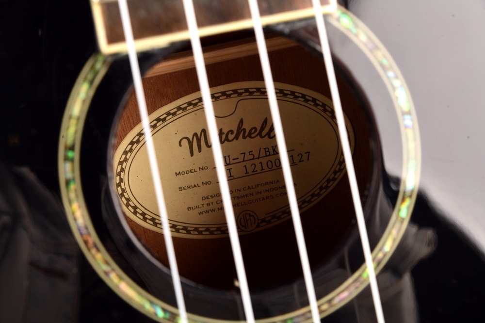 *Mitchell MU75BK Concert Ukulele Black