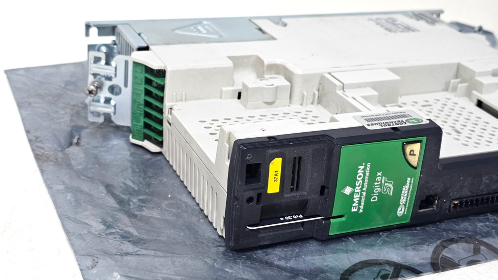 EMERSON Control Techniques Digitax ST DST1401 Servo Drive 3098-0066