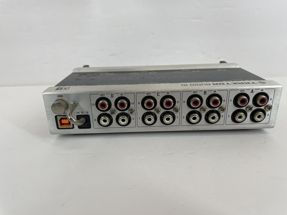 NO CORDS Native Instruments Traktor Audio 10 USB DJ Audio Interface 10-Channel
