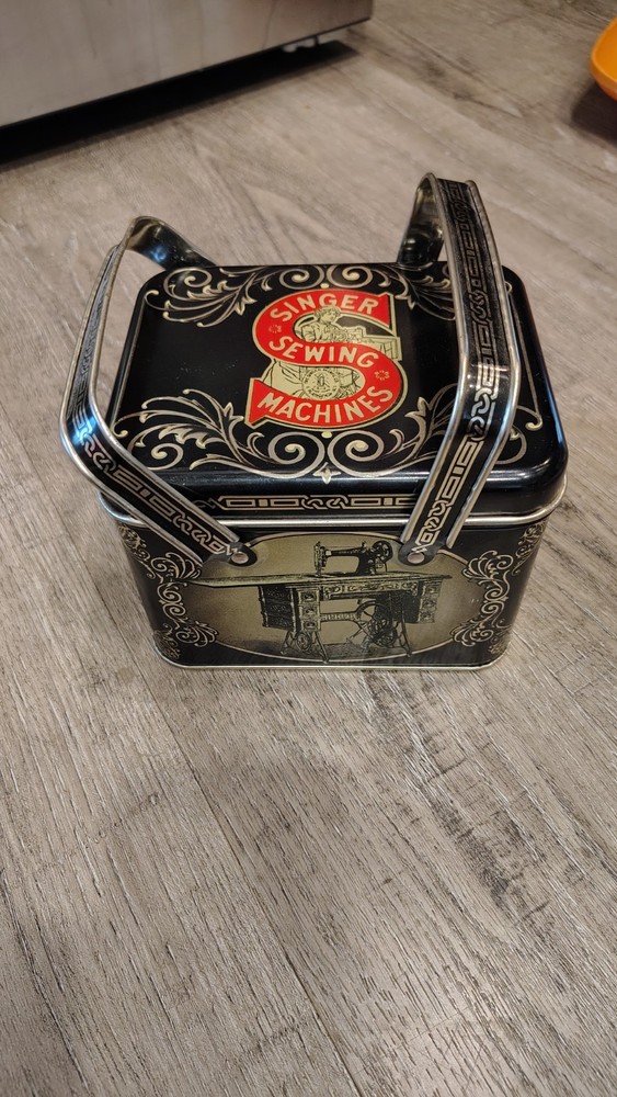 SINGER Sewing Machine Metal Storage Accessory Box black 2 handles