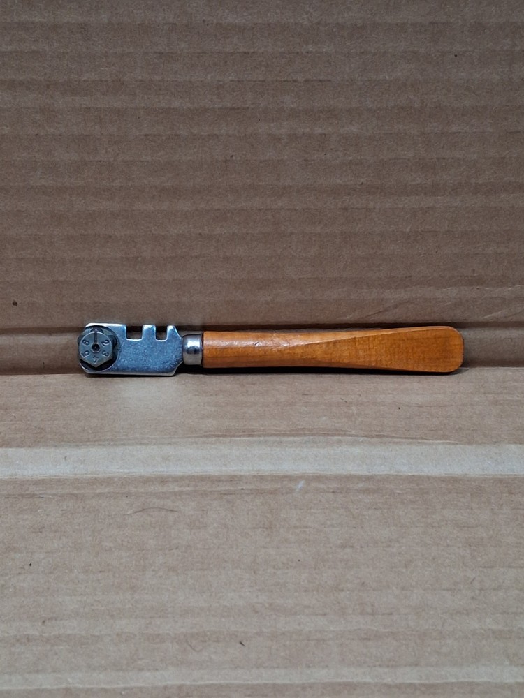 Wood Handle Glass Cutter Tool