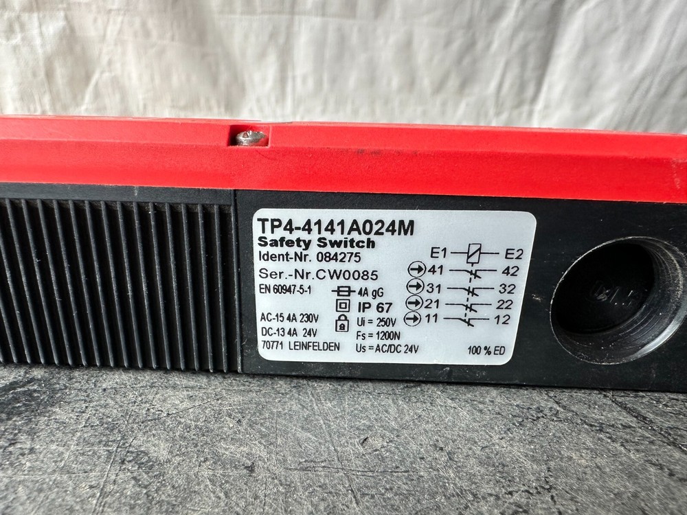 EUCHNER TP4-4141A024M SAFETY SWITCH