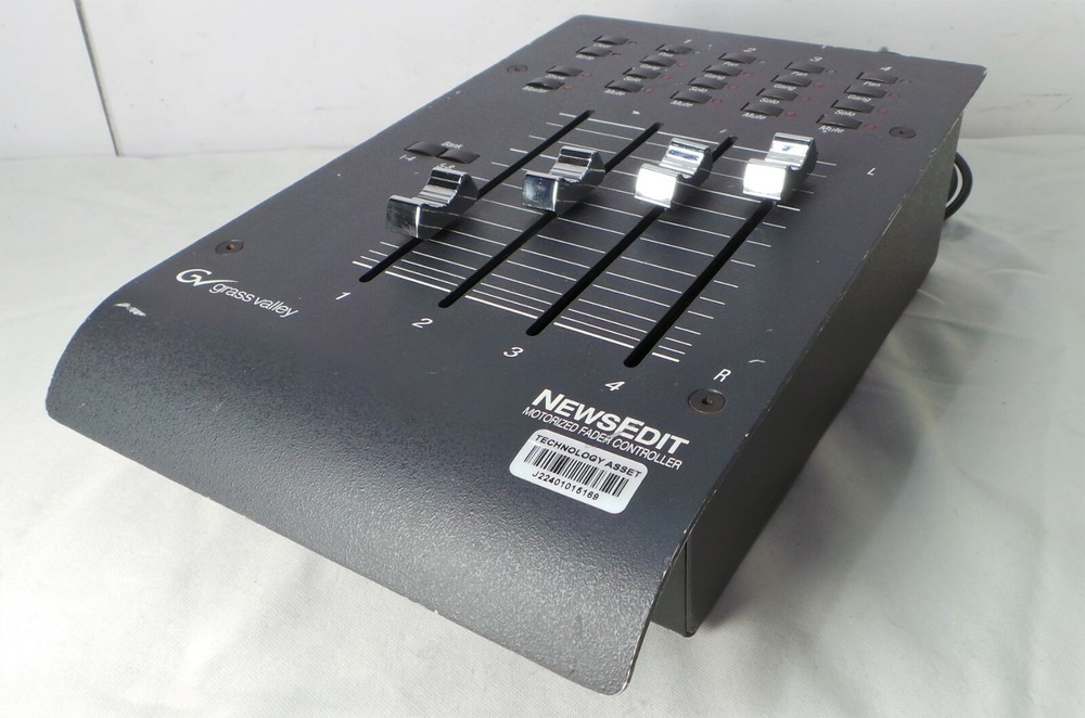 GRASS VALLEY NEWSEDIT Motorized Fader CONTROLLER USB. V1.07b