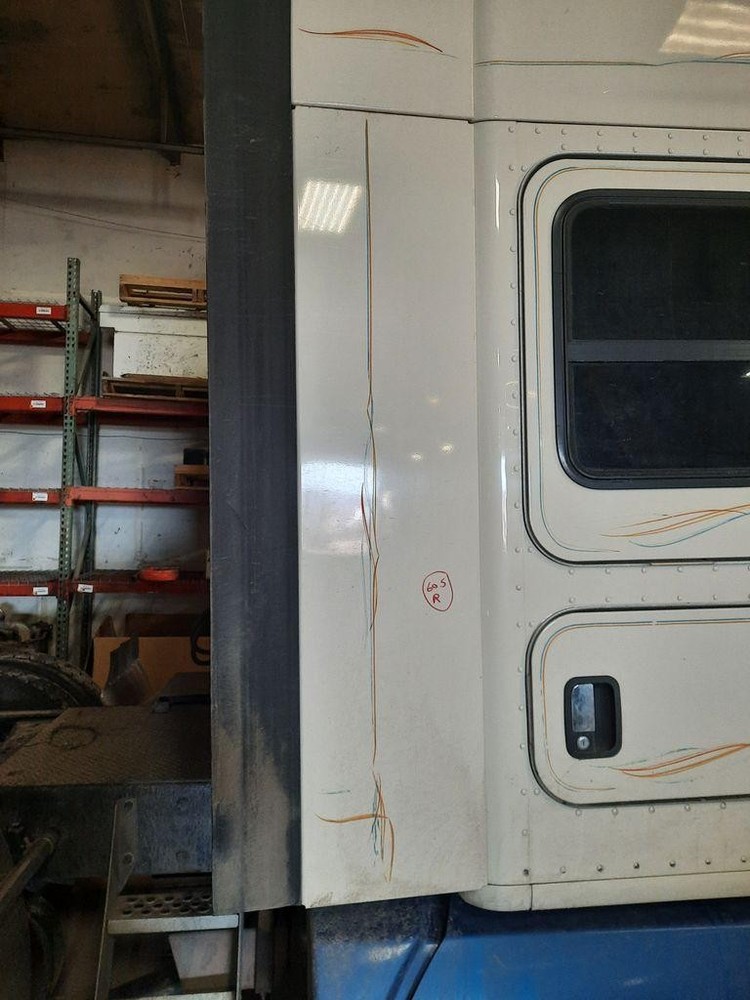 For 2014 KENWORTH T680 SLEEPER FAIRING Right ,  MT