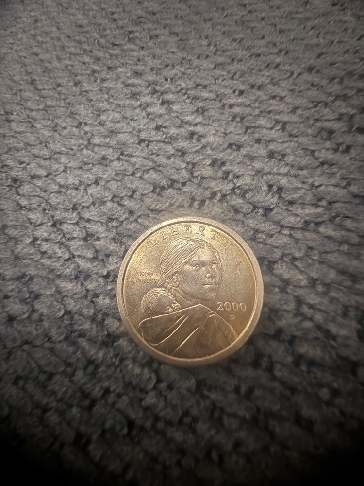 Usada moneda de un dolar 2000 d