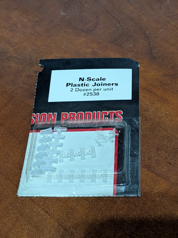 Atlas - #2538 - N Scale - Code 80 - Plastic Rail Joiners - NOS