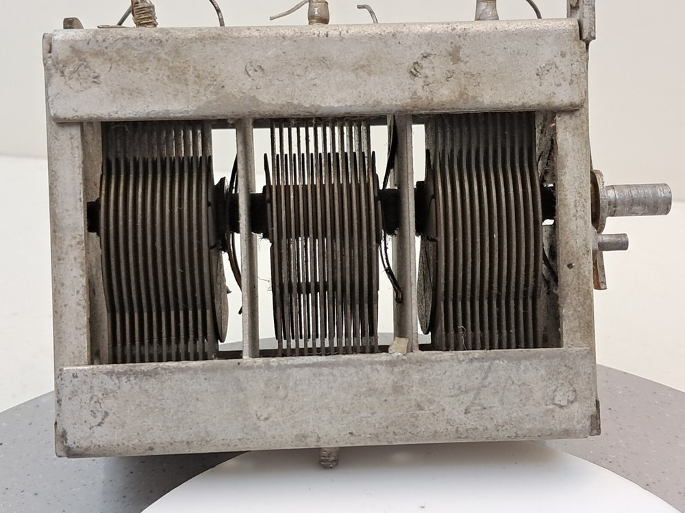 Variable capacitor - Tree-section capacitor - used - HAM Radio