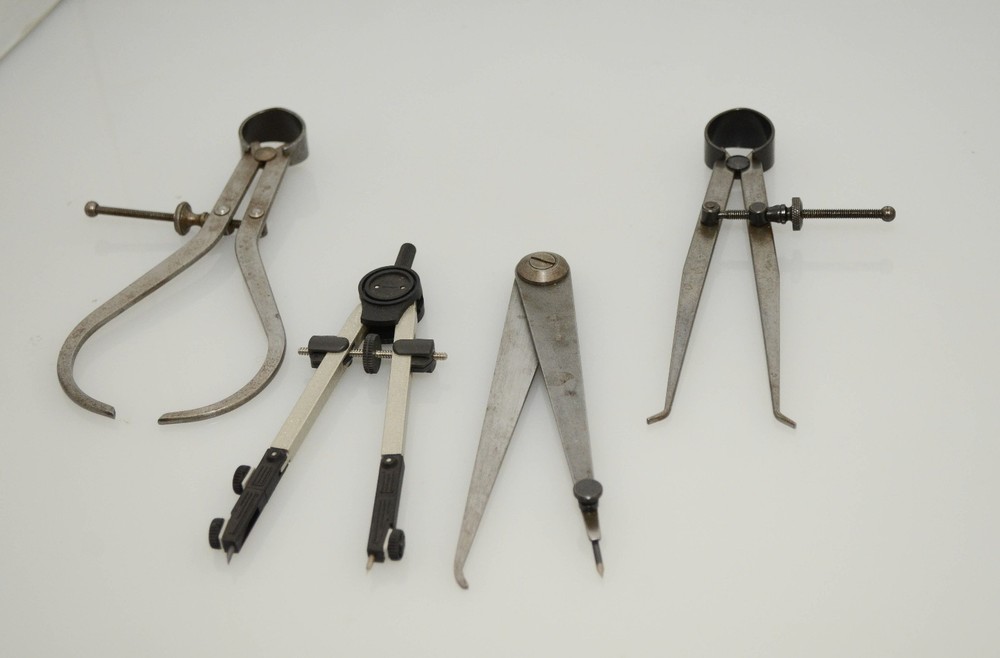 4pc Vintage -Tool’s Spring Caliper Divider Set & Compass