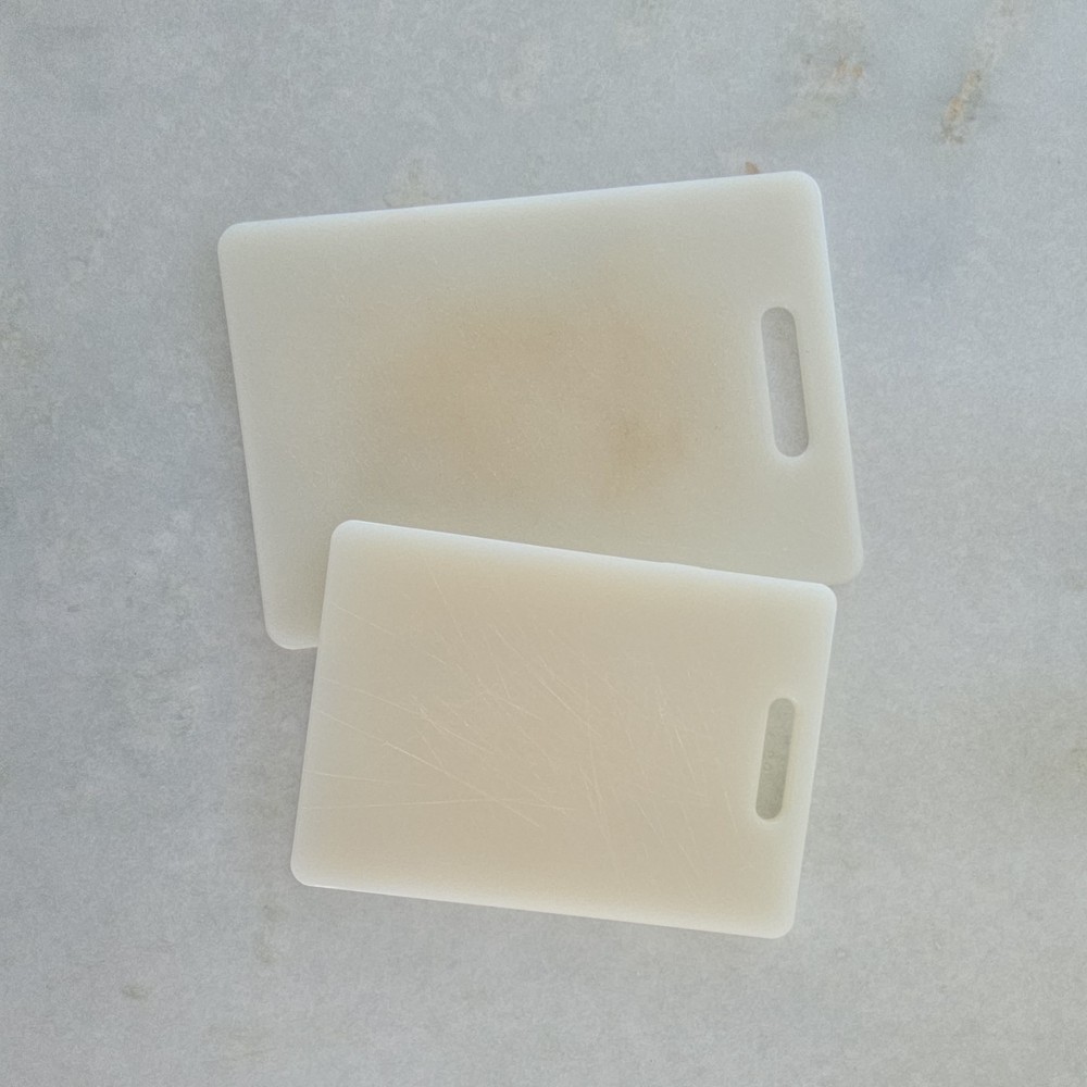 White Plastic Rectangular Cutting Board Set of 2 with Handles