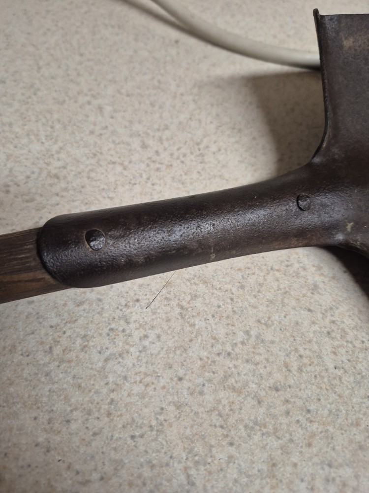 WW1 trench shovel