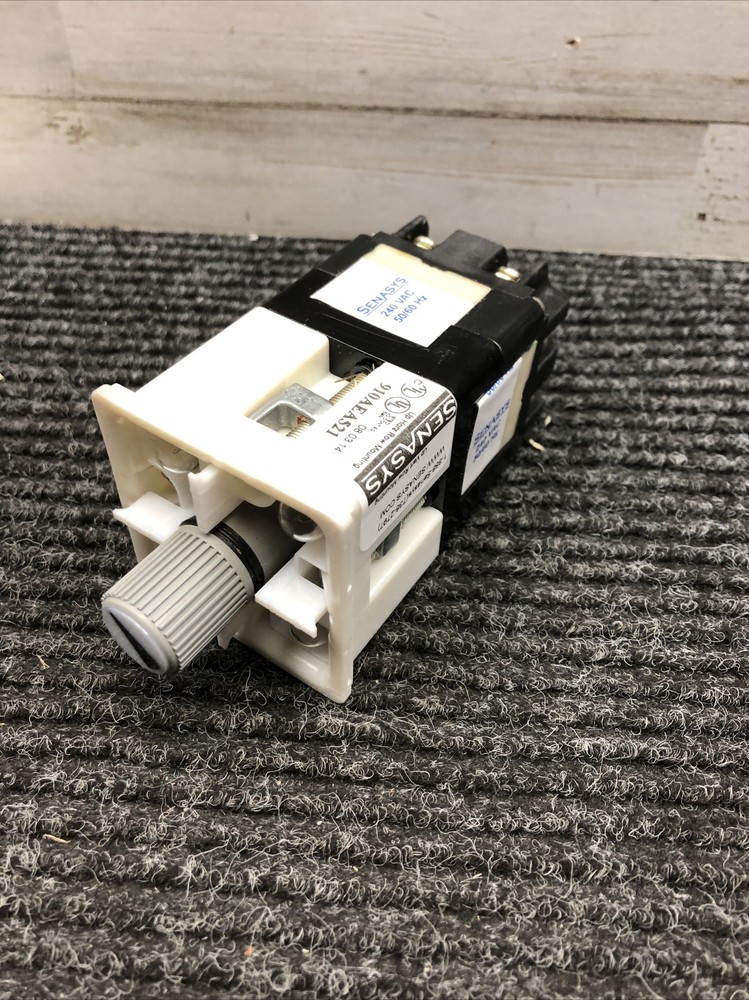 NOS Senasys 910AEA521 Operator Selector Switch 240VAC