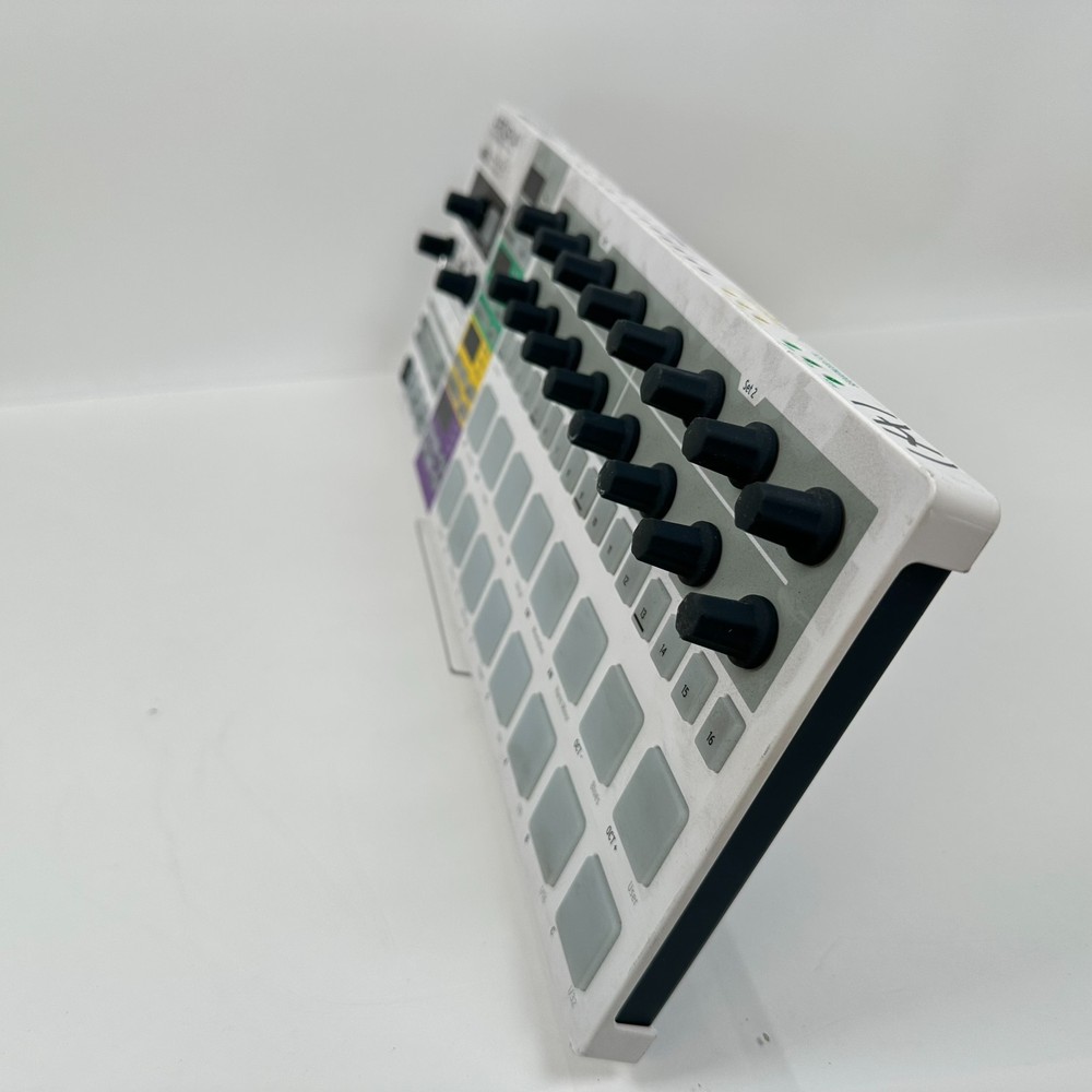 Arturia BeatStep Pro Controller & Sequencer White; AS-IS