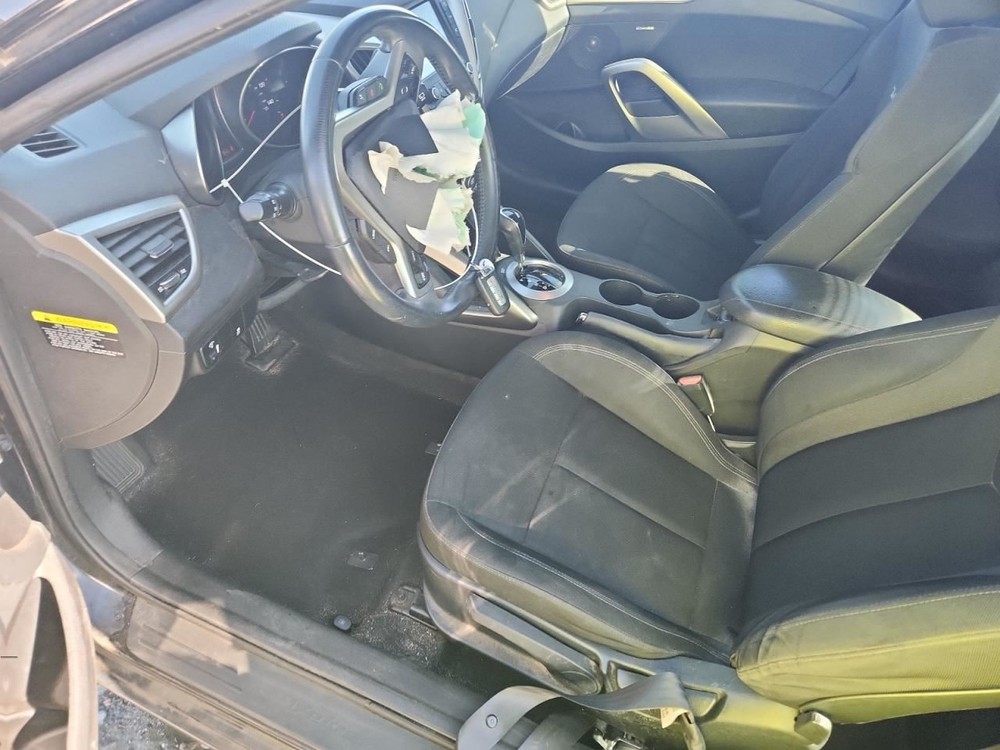 VELOSTER 2017 Glove Box 4968523