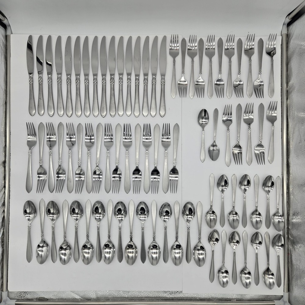 Oneida Jacqueline Simba Frosted Handle Stainless Flatware 80 Pcs Service for 16