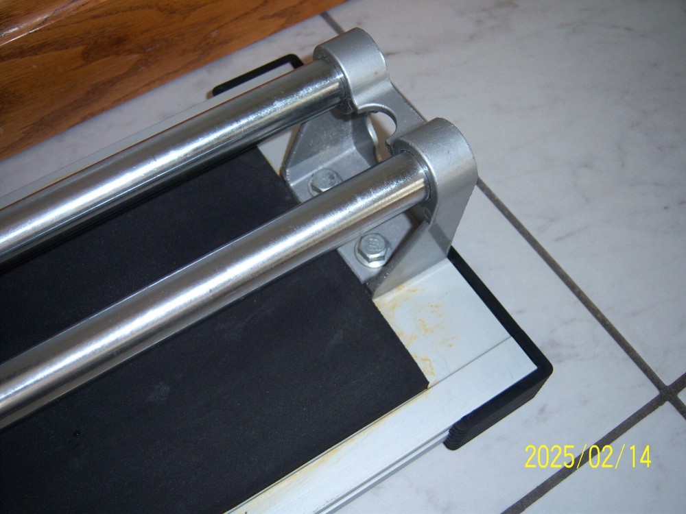Pre-owned M-D Aluminum Floor & Wall Tile Cutter