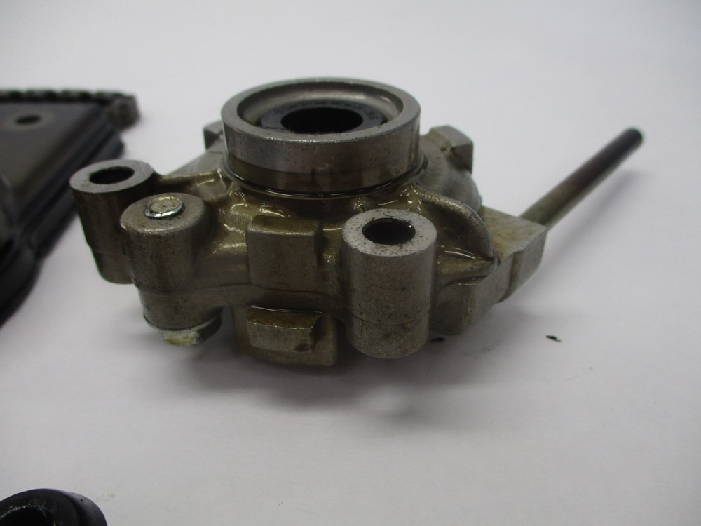89 HONDA GL1500 OIL PUMP & GUIDE