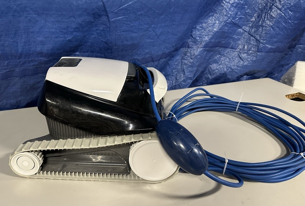 Dolphin Explorer E20 Robotic Pool Cleaner - 99996148XP, UNTESTED Fast Shipp