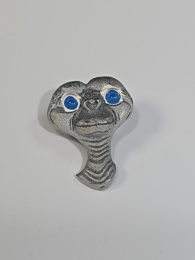 ET The Extra Terrestrial Lapel Pin Painted Blue Eyes