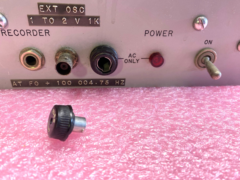 HEWLETT PACKARD 302A WAVE ANALYZER