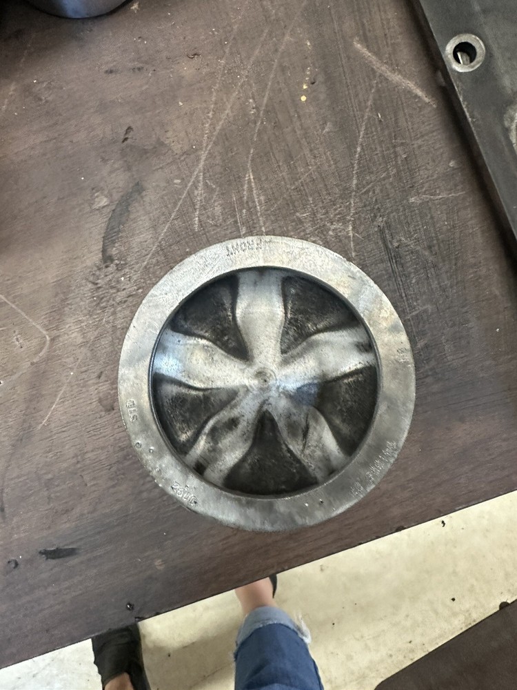 5.9 Cummins Piston