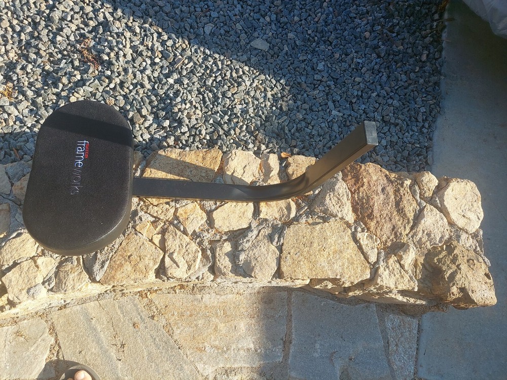 Gator throne seat back