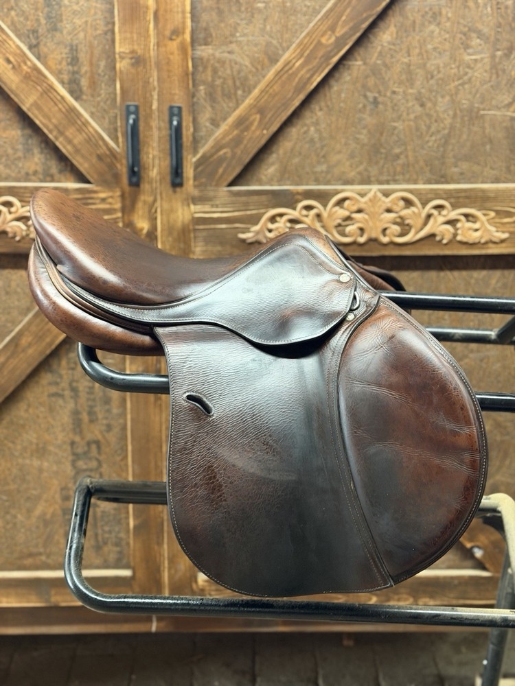 Antares Evolution Close Contact Jump Saddle 17" MW