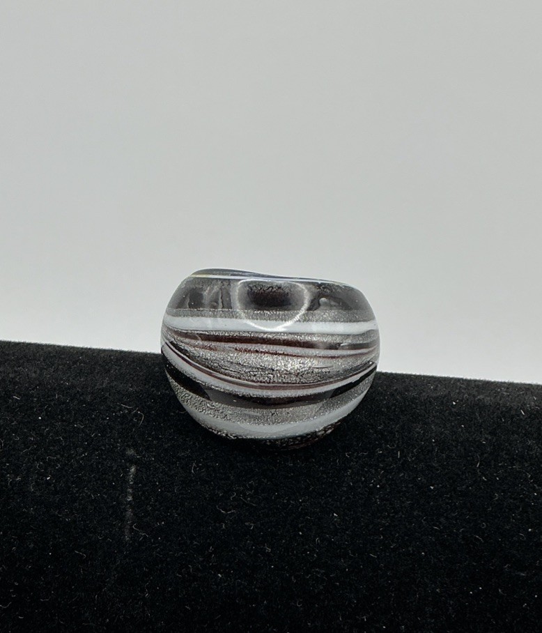 AG156 Art Glass Ring Black White Silver Lines Size