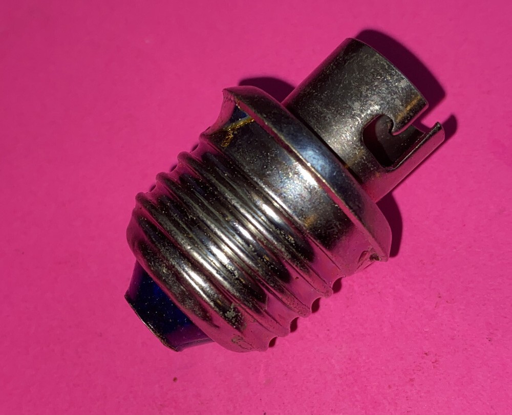 *NOS* DSB75-SUPERIOR-LAMP SOCKET ADAPTER-FREE SHIPPING*