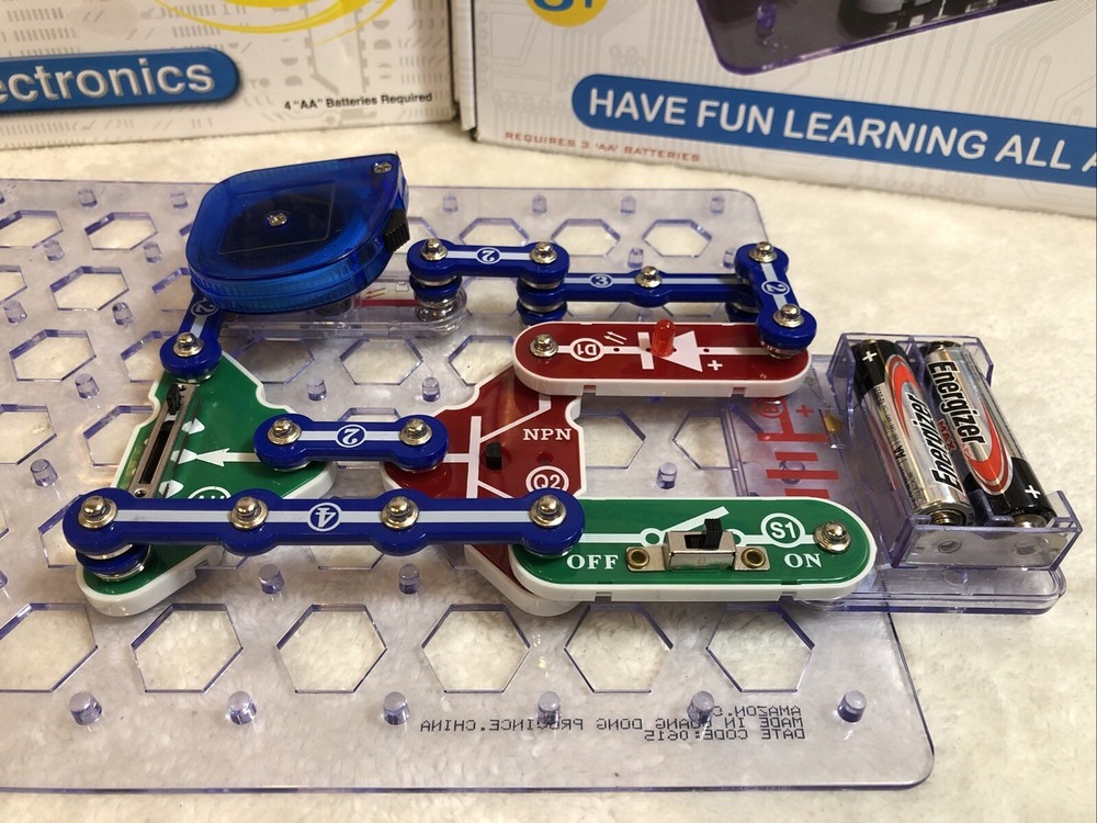 Elenco Snap Circuits SC-300 And SC-203 Electronic Kit Please Read