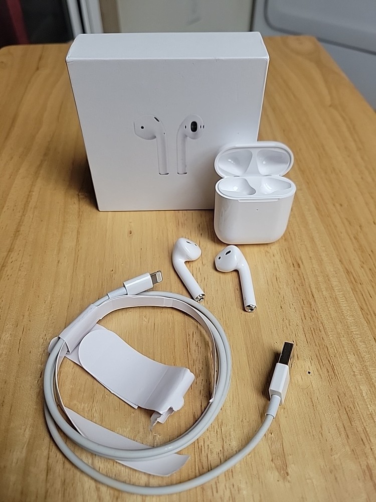 Earbuds White