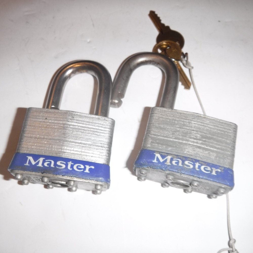 Master #5 padlocks set of 2 keyed alike .
