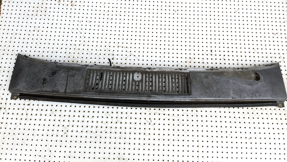 1987-1992 740 Volvo Sedan Front Cowl Vent Panel