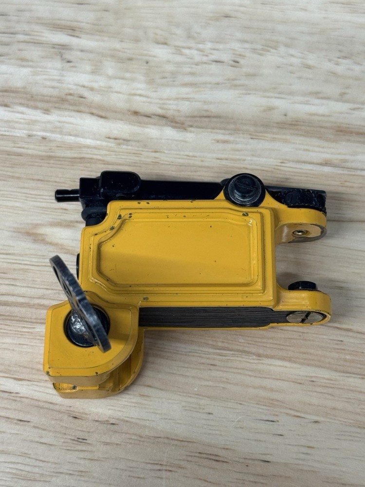 Mojo Box - Authentic Dan Kubin Machine - School Bus Yellow