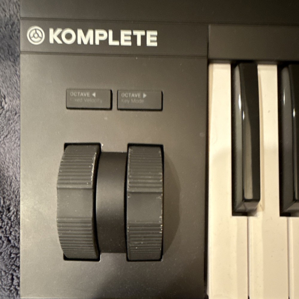 Native Instruments Komplete Kontrol A49 49-Key MIDI Keyboard Controller