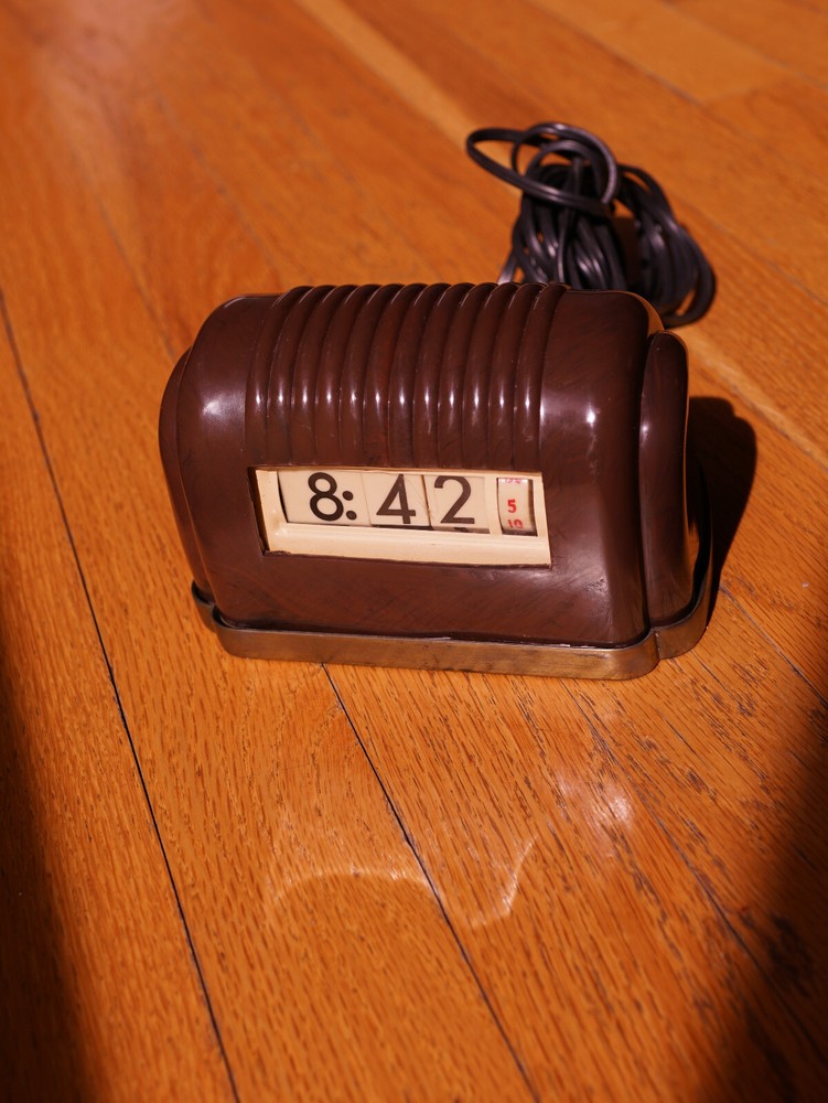 Federal Bakelite Art Deco Flip Clock