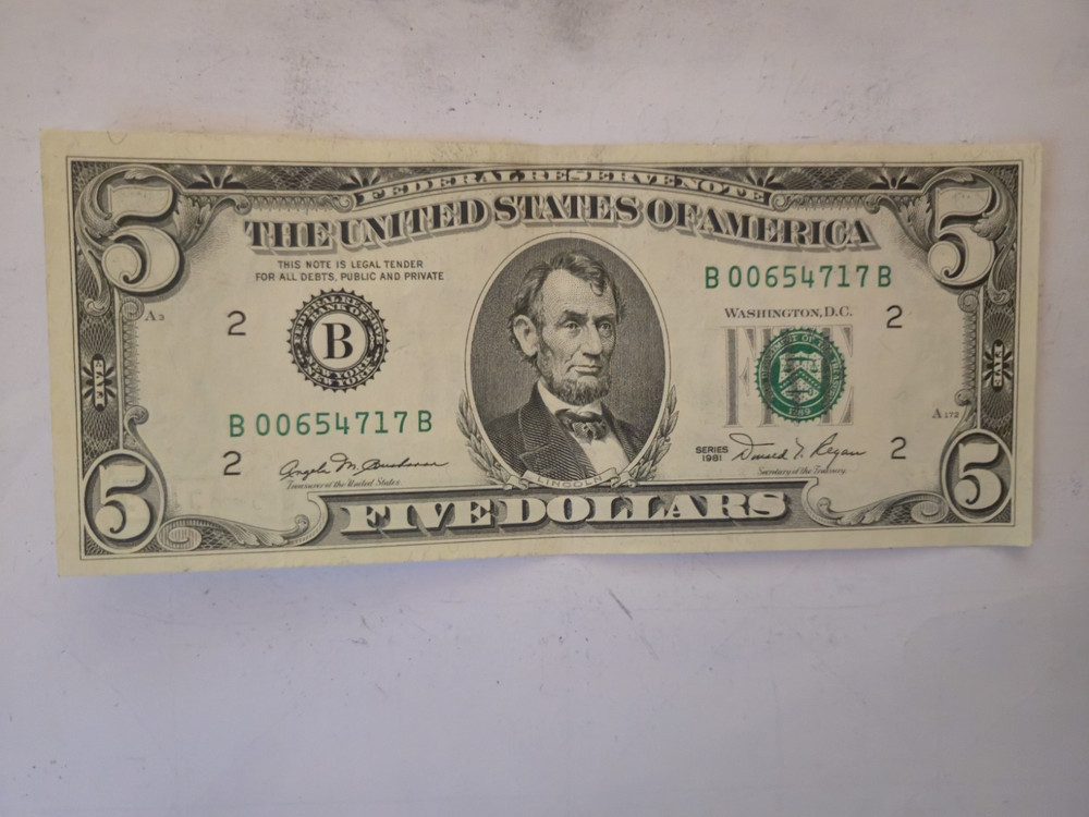 1981$ five dollar bill back error uncirculated crisp
