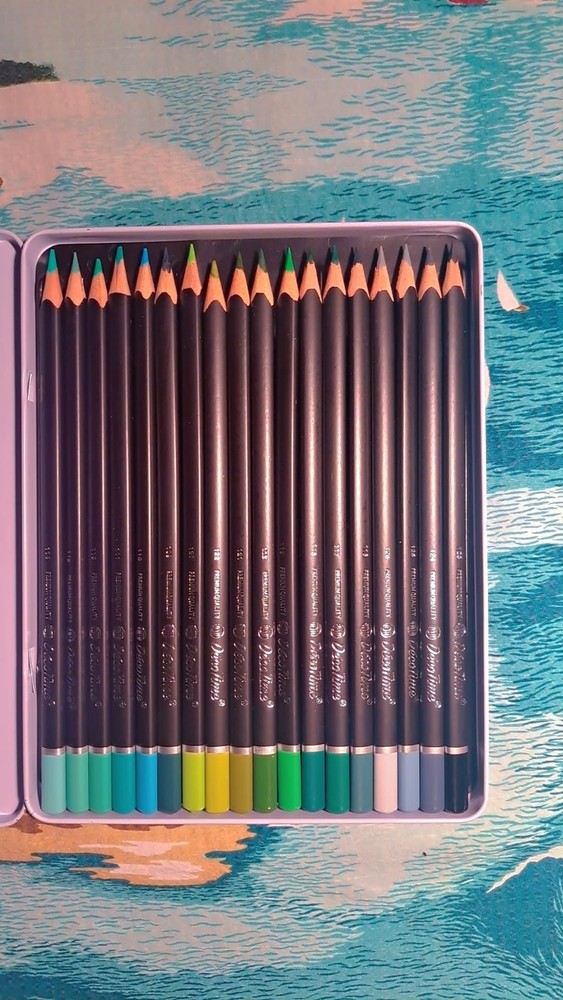 DecoTime 18 Coured Pencils ✏️