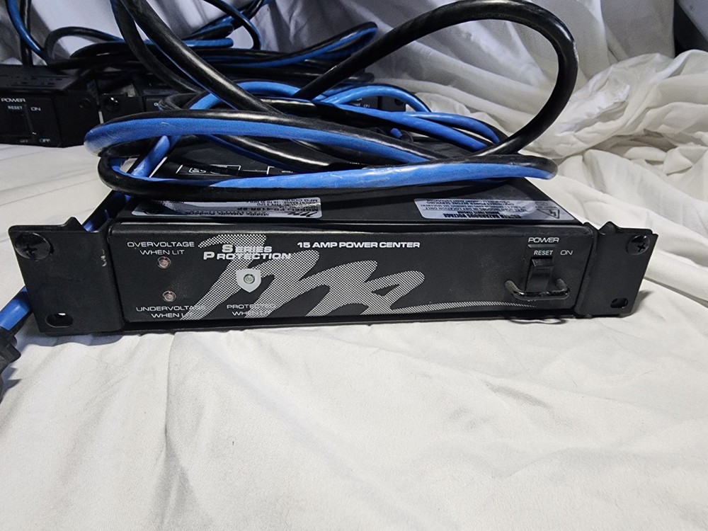 Middle Atlantic PD-415R-SP 15 Amp Half Rack Surge Protector