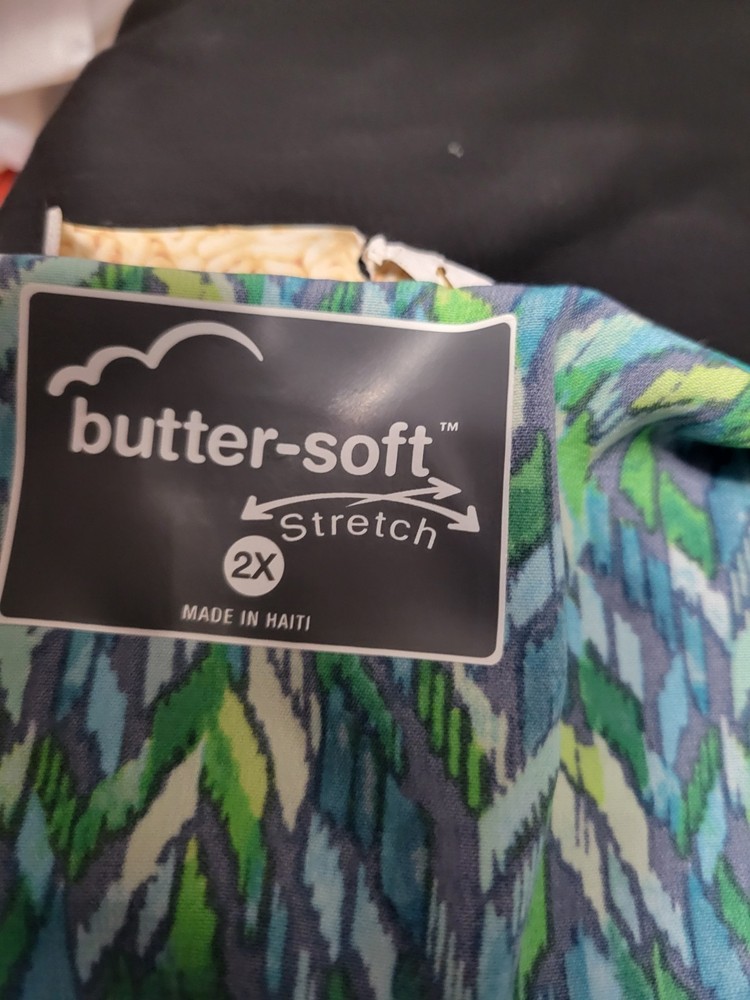 Butter-soft 2X Patterned & Solid Blue Green Scrubs Set