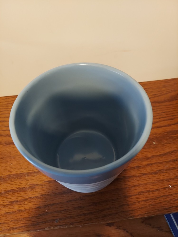 Blue Rimmed White Ribbed Medium Size Ceramic Pot