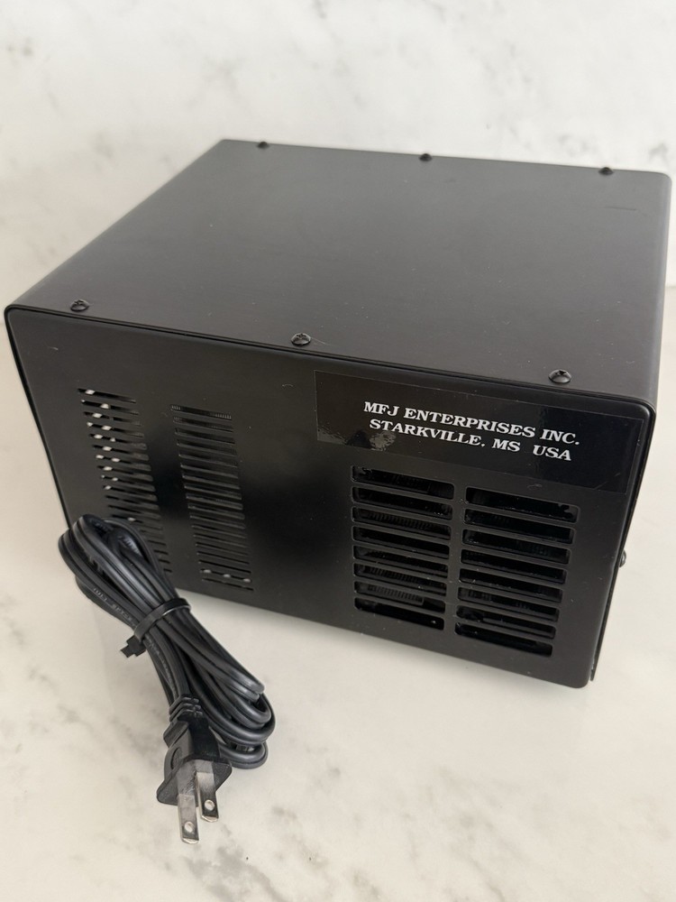MFJ Model MFJ-4035MV Adjustable Regulated DC Power Supply
