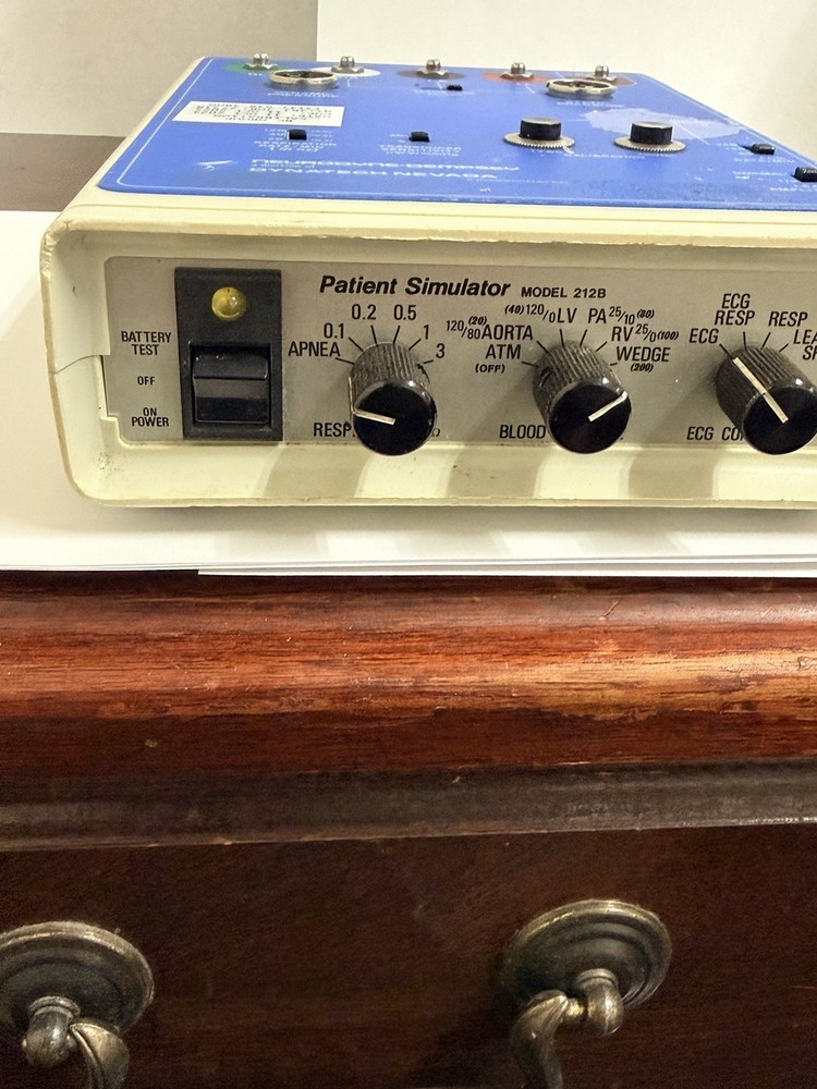 Dynatech Model 212B Patient Simulator: ECG Complex, Respiration, Blood Pressure