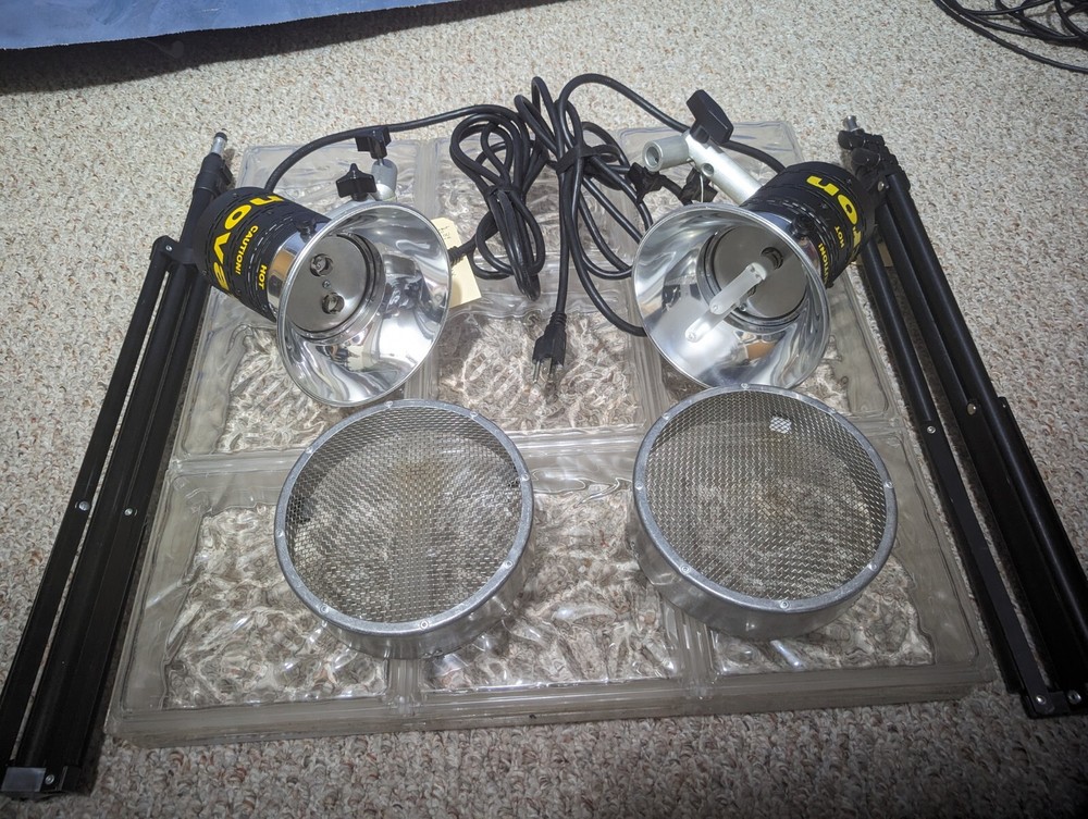 Novatron Hot Light 500 Watt Lighting System