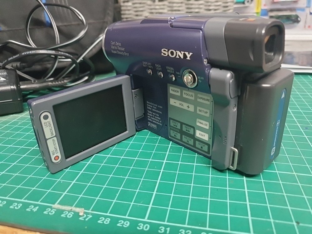 Sony DCR-DVD91E Camcorder - Black/Blue