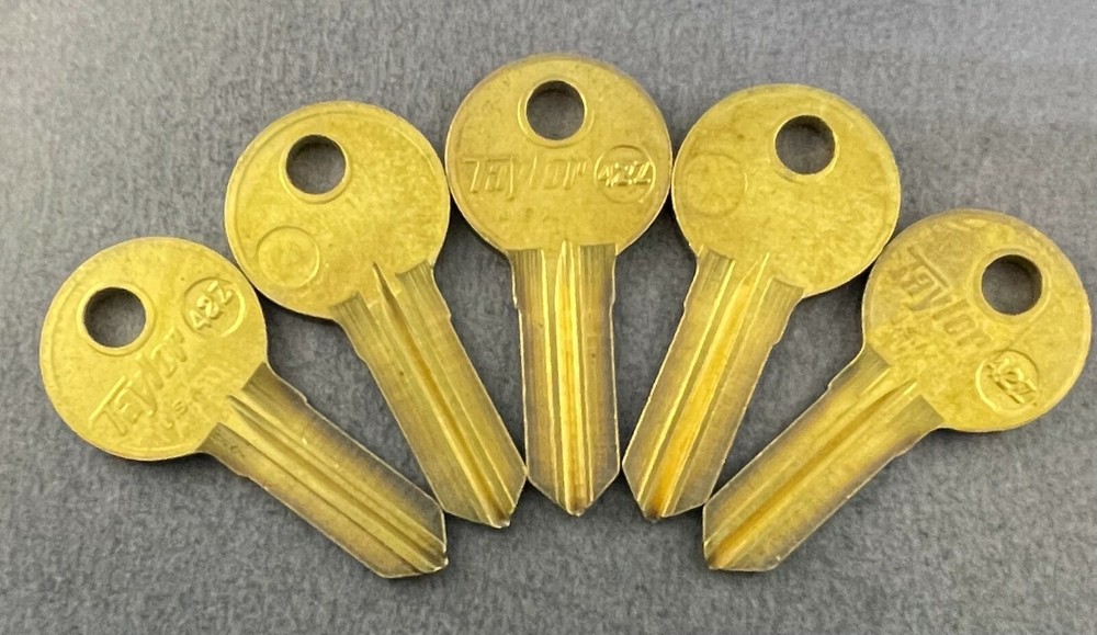 Lots of 2/5 42T Type Key Blanks