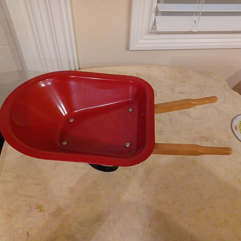 Radio Flyer Mini Wheelbarrow